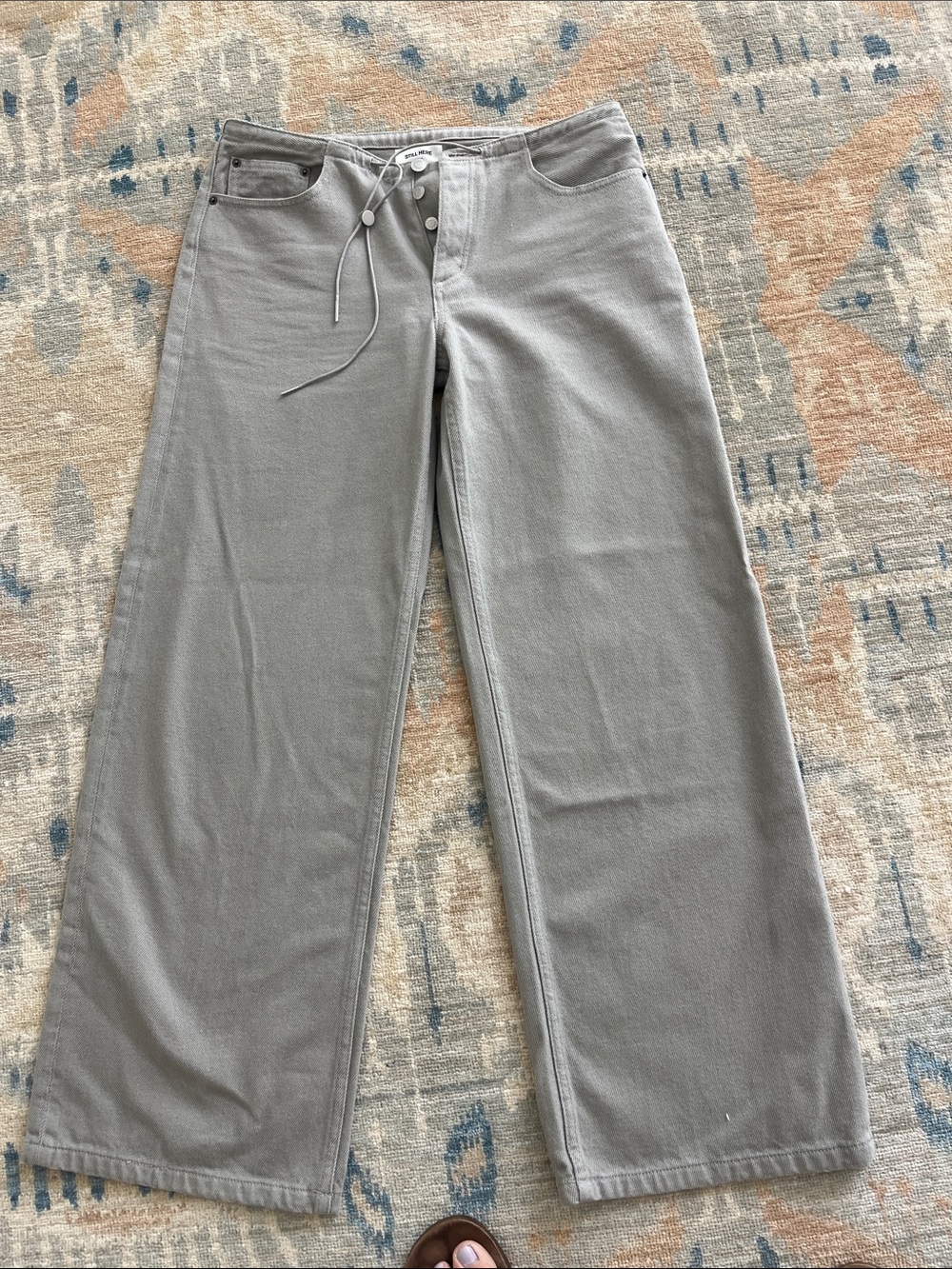Still Here Cool Jeans in color : Dust - Sold out online!!